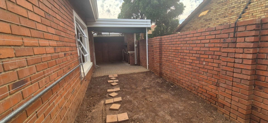 3 Bedroom Property for Sale in New Redruth Gauteng