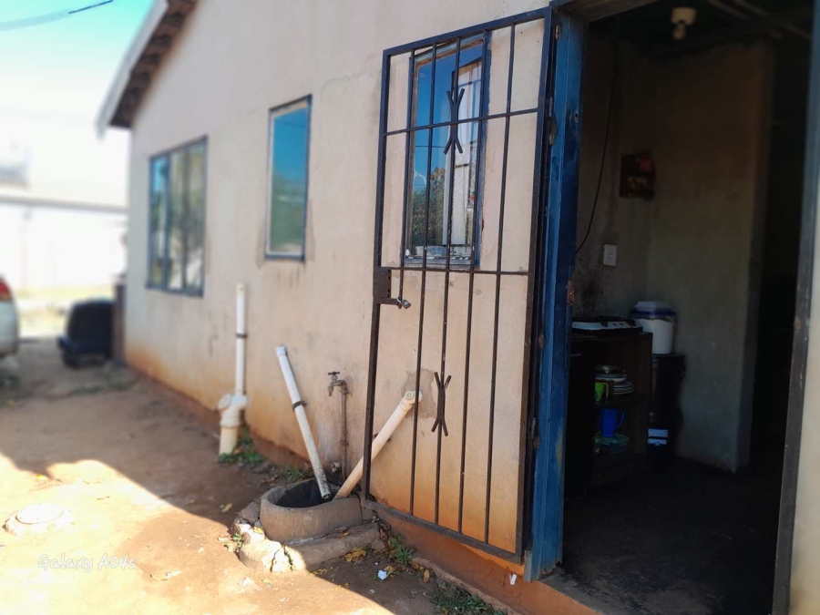 2 Bedroom Property for Sale in Lehae Gauteng