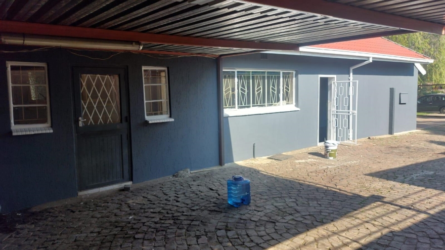 To Let 3 Bedroom Property for Rent in Randhart Gauteng