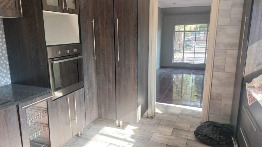 To Let 3 Bedroom Property for Rent in Randhart Gauteng