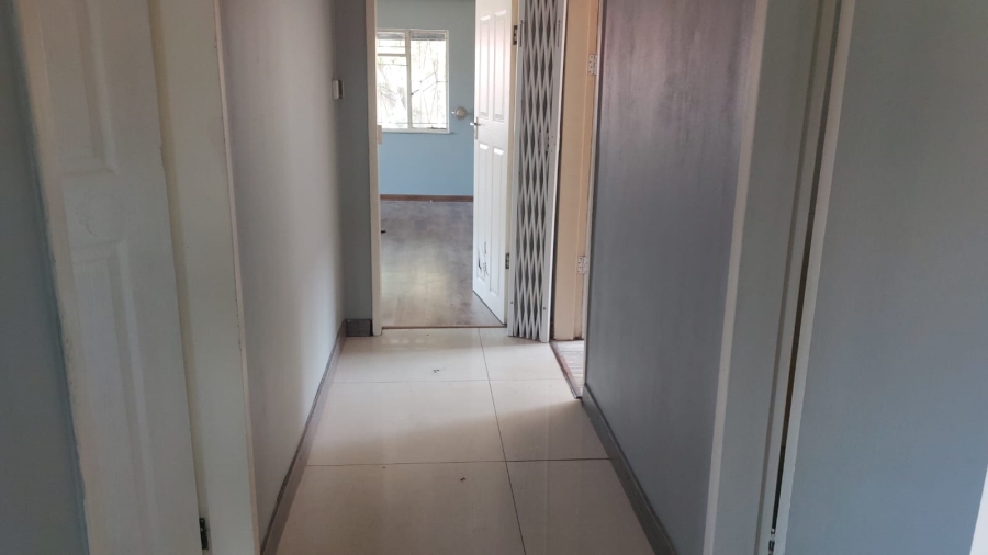 To Let 3 Bedroom Property for Rent in Randhart Gauteng