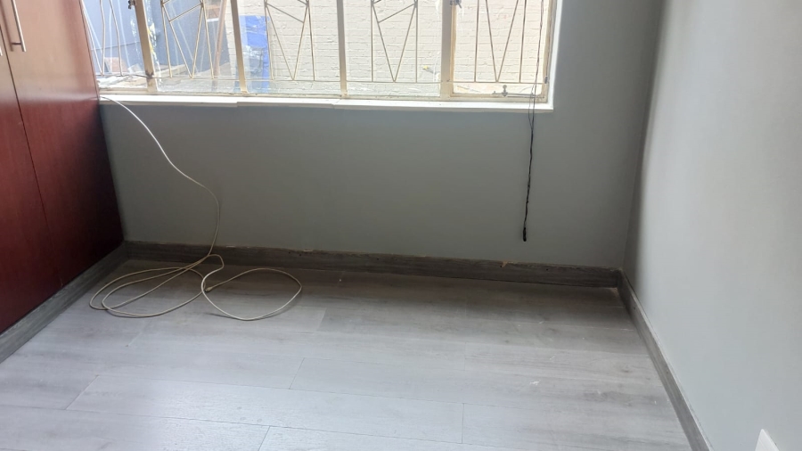 To Let 3 Bedroom Property for Rent in Randhart Gauteng