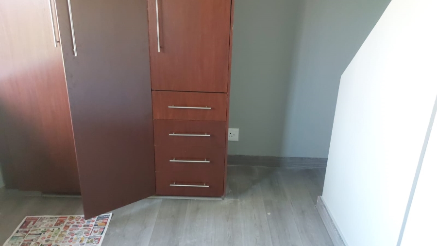 To Let 3 Bedroom Property for Rent in Randhart Gauteng