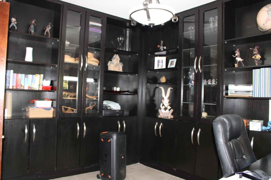 5 Bedroom Property for Sale in Blue Saddle Ranches Gauteng