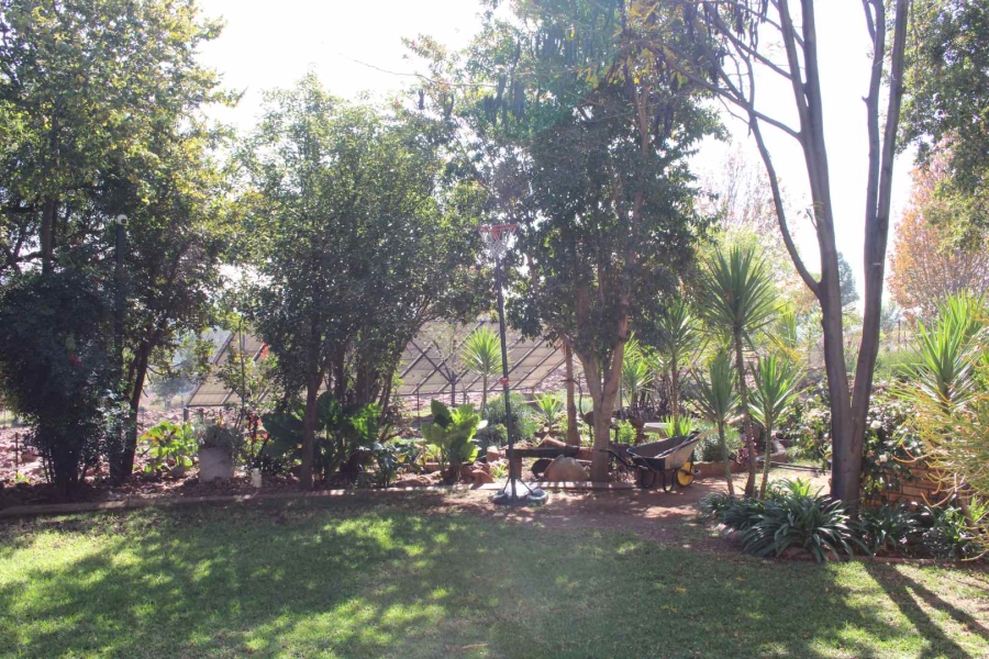 5 Bedroom Property for Sale in Blue Saddle Ranches Gauteng