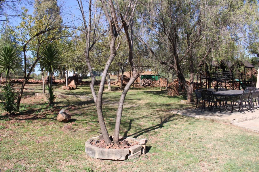 5 Bedroom Property for Sale in Blue Saddle Ranches Gauteng