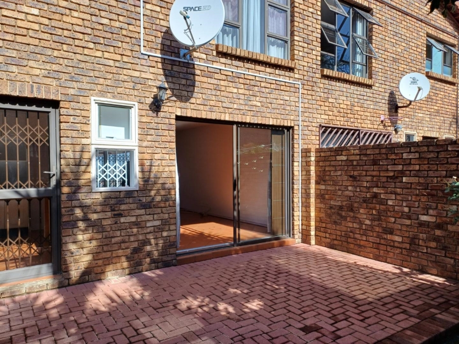 2 Bedroom Property for Sale in Ridgeway Gauteng