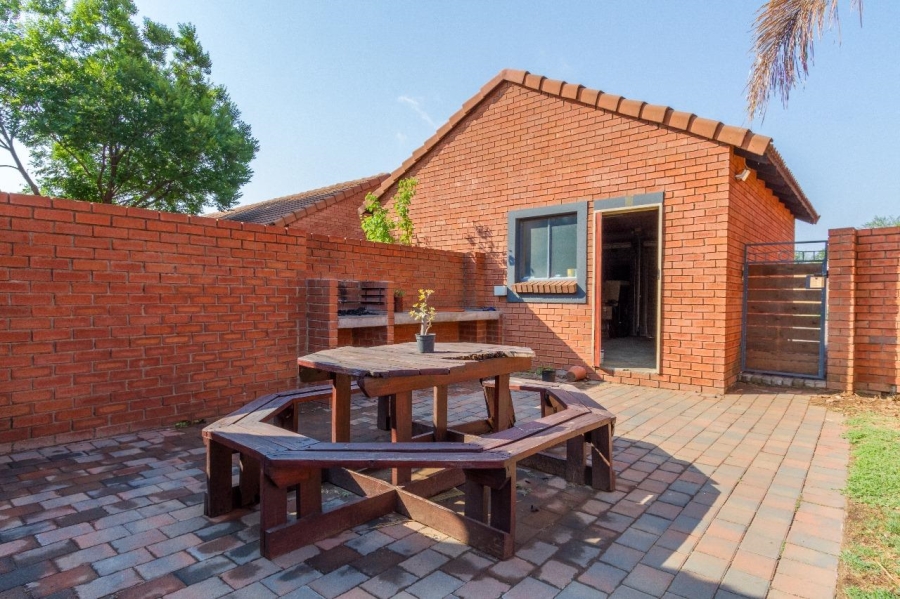 3 Bedroom Property for Sale in Equestria Gauteng