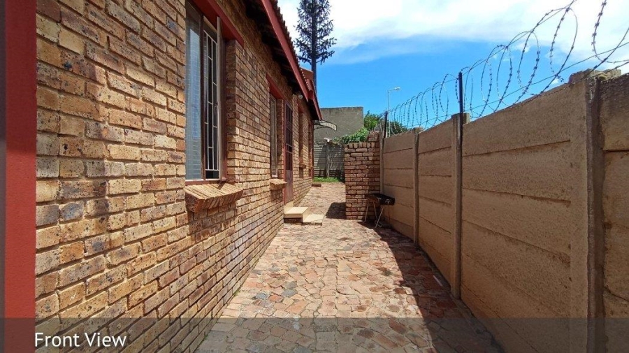 2 Bedroom Property for Sale in Olievenhoutbosch Gauteng