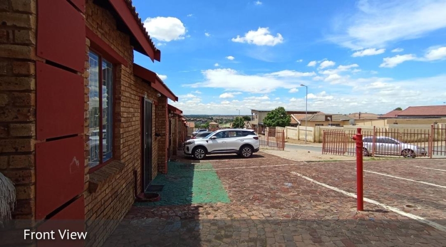 2 Bedroom Property for Sale in Olievenhoutbosch Gauteng
