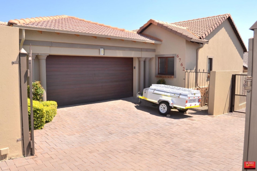 4 Bedroom Property for Sale in Thatchfield Estate Gauteng
