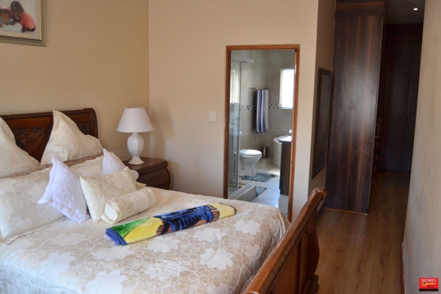 4 Bedroom Property for Sale in Thatchfield Estate Gauteng