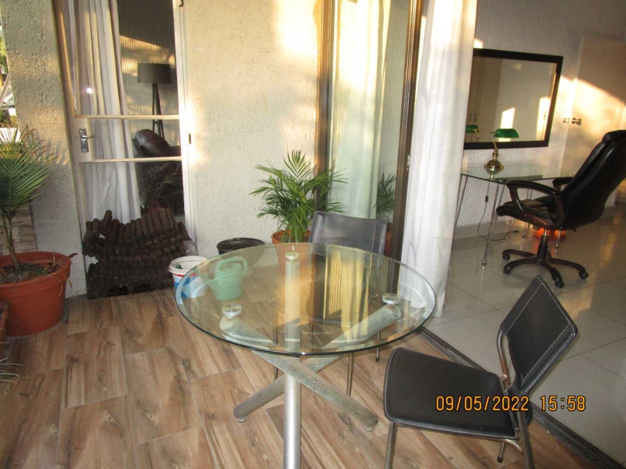 2 Bedroom Property for Sale in Bramley Park Gauteng