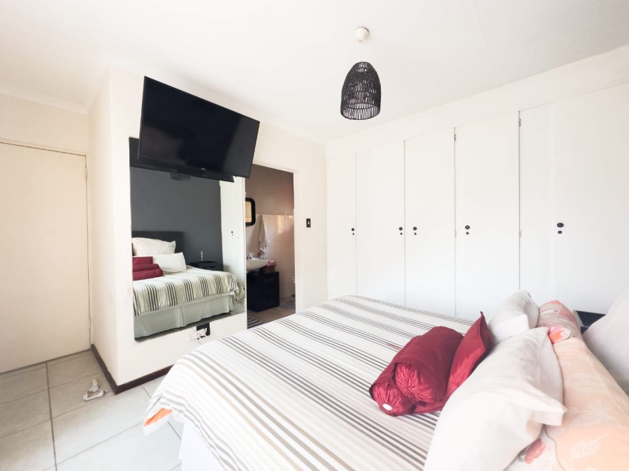 3 Bedroom Property for Sale in Wapadrand Gauteng