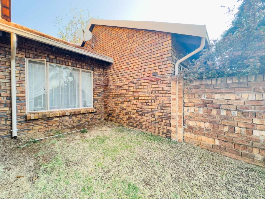 3 Bedroom Property for Sale in Wapadrand Gauteng