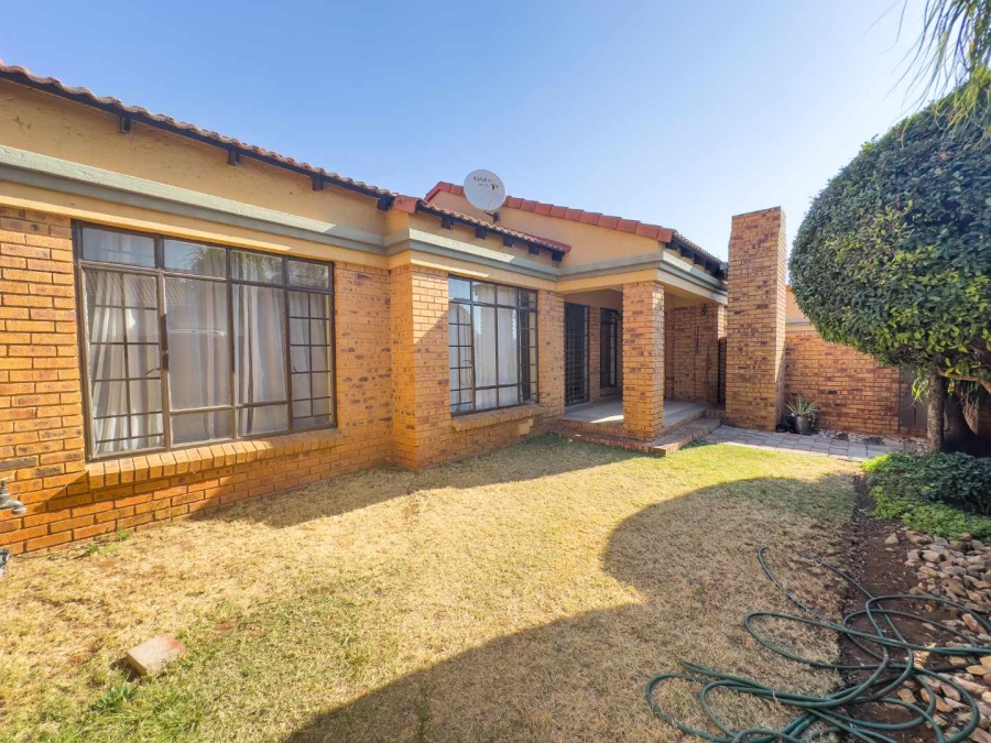 2 Bedroom Property for Sale in Equestria Gauteng