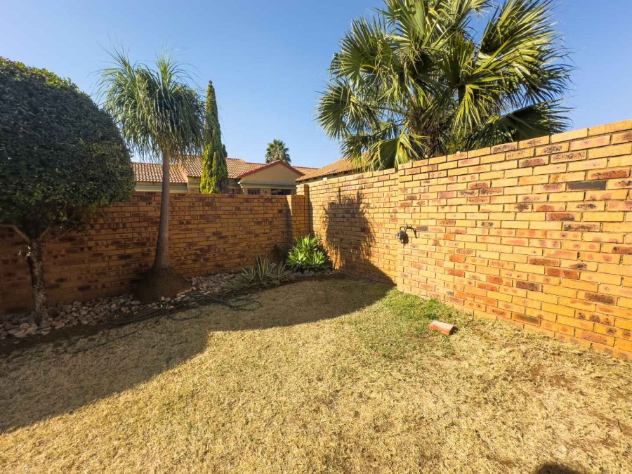 2 Bedroom Property for Sale in Equestria Gauteng