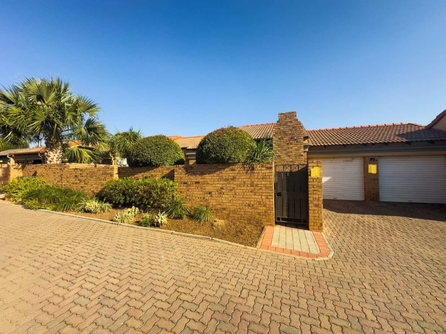 2 Bedroom Property for Sale in Equestria Gauteng