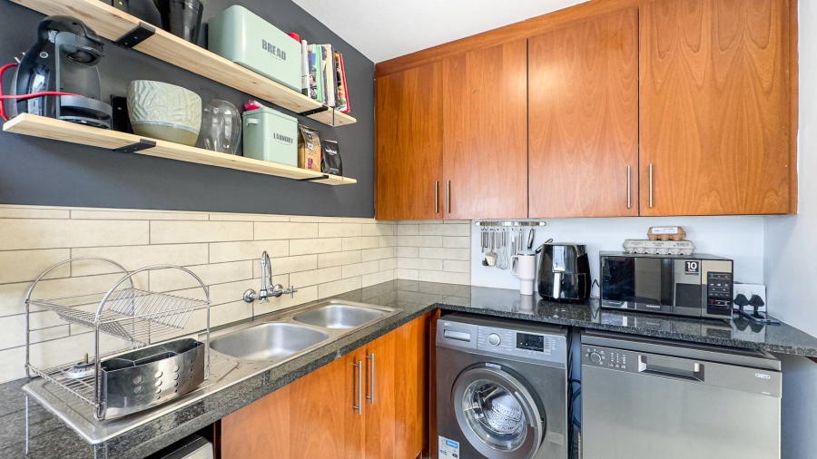 3 Bedroom Property for Sale in Midlands Estate Gauteng