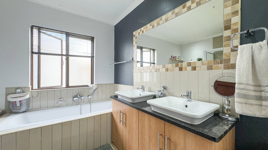 3 Bedroom Property for Sale in Midlands Estate Gauteng