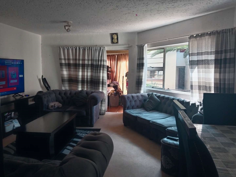 To Let 2 Bedroom Property for Rent in Bedfordview Gauteng