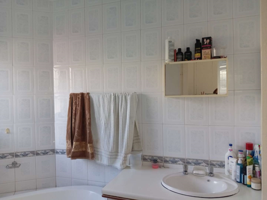 To Let 2 Bedroom Property for Rent in Bedfordview Gauteng