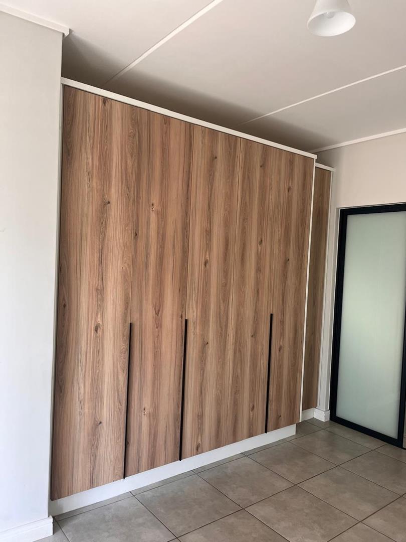 1 Bedroom Property for Sale in Waterfall Gauteng