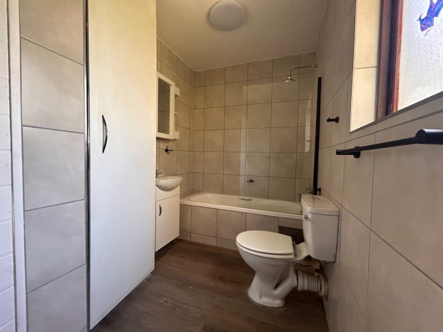 1 Bedroom Property for Sale in New Market Gauteng