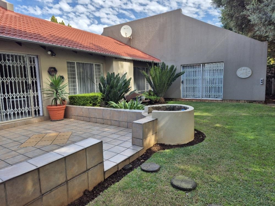 5 Bedroom Property for Sale in Sunward Park Gauteng