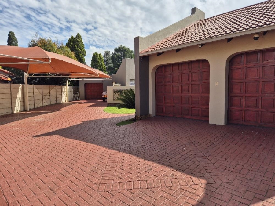 5 Bedroom Property for Sale in Sunward Park Gauteng