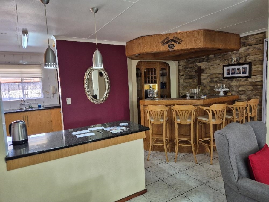 5 Bedroom Property for Sale in Sunward Park Gauteng