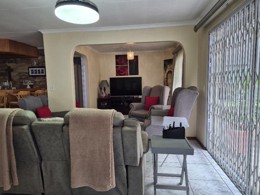 5 Bedroom Property for Sale in Sunward Park Gauteng
