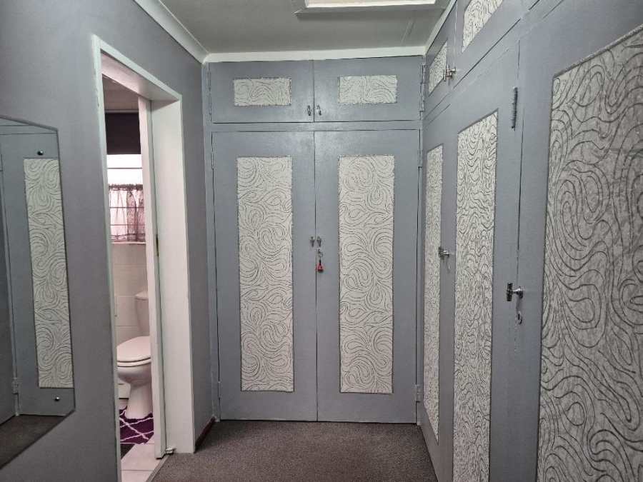 5 Bedroom Property for Sale in Sunward Park Gauteng