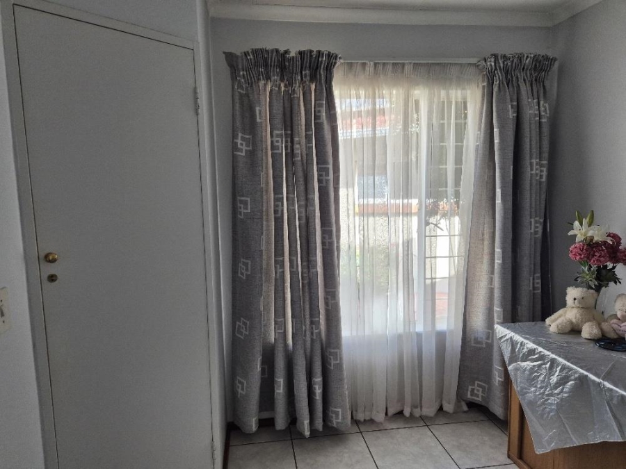 5 Bedroom Property for Sale in Sunward Park Gauteng