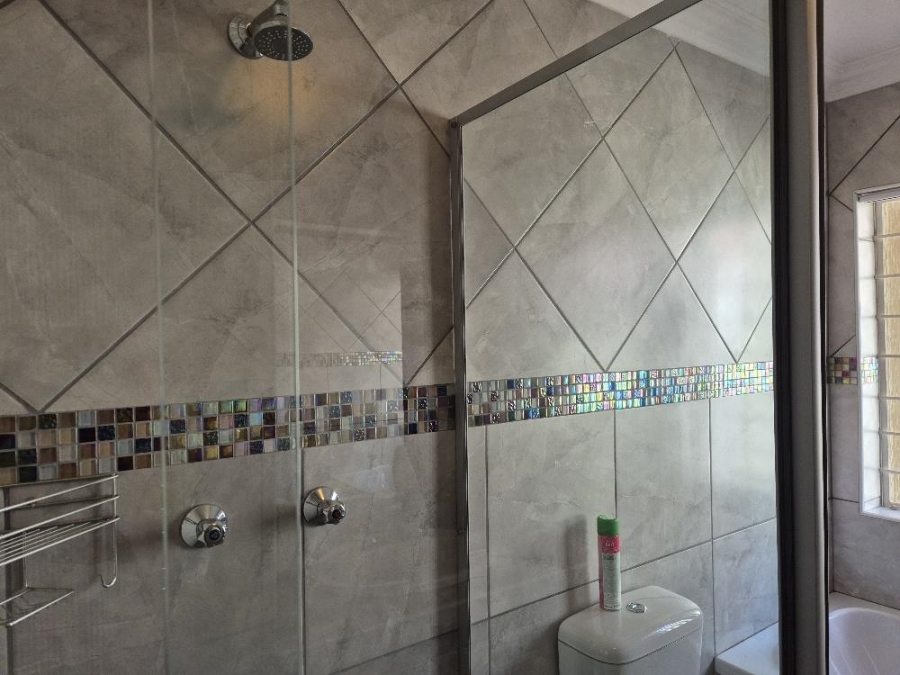 5 Bedroom Property for Sale in Sunward Park Gauteng