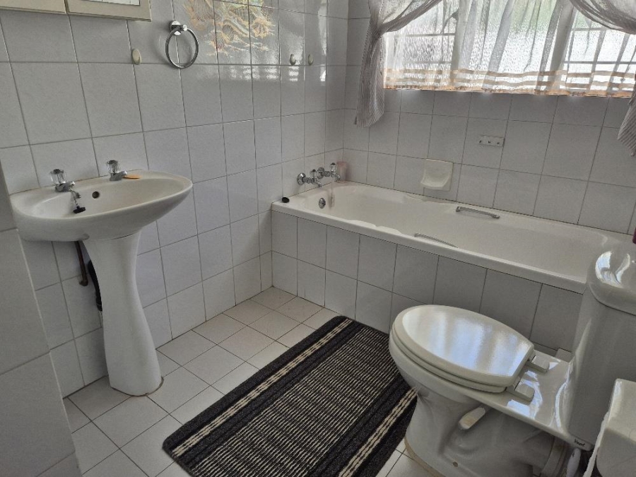 5 Bedroom Property for Sale in Sunward Park Gauteng