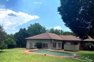 5 Bedroom Property for Sale in Wierda Park Gauteng