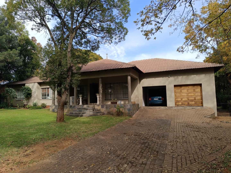 5 Bedroom Property for Sale in Wierda Park Gauteng