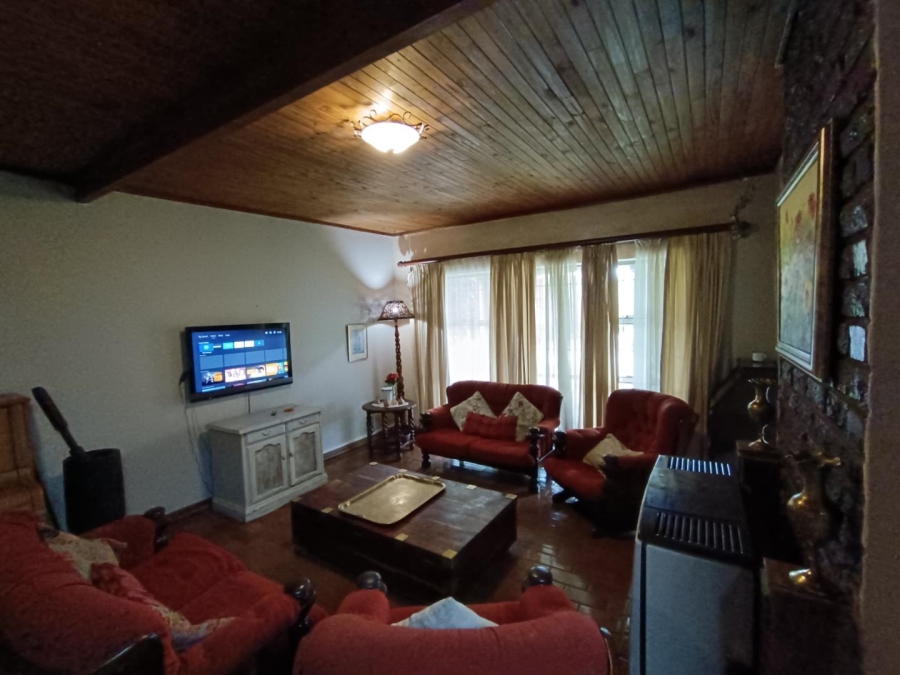 5 Bedroom Property for Sale in Wierda Park Gauteng