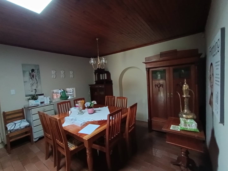 5 Bedroom Property for Sale in Wierda Park Gauteng