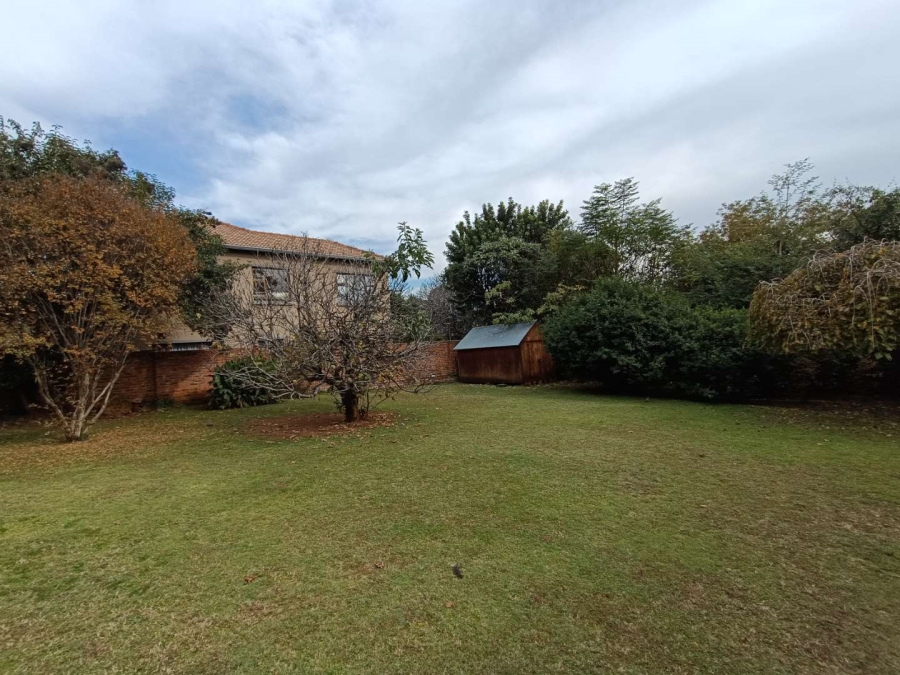 5 Bedroom Property for Sale in Wierda Park Gauteng