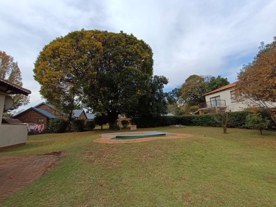 5 Bedroom Property for Sale in Wierda Park Gauteng