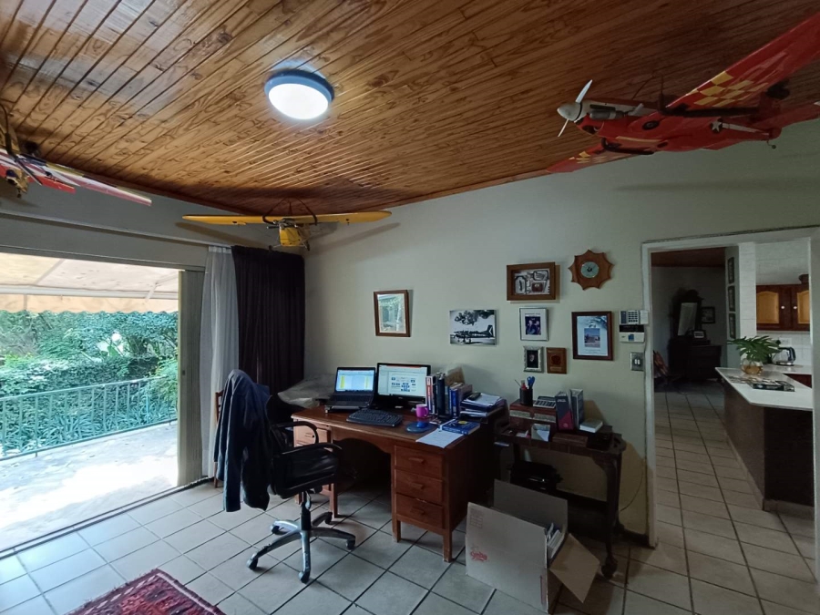 5 Bedroom Property for Sale in Wierdapark Gauteng