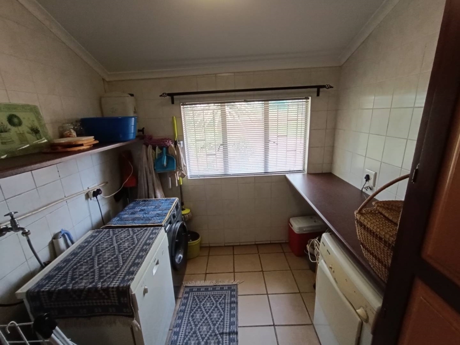 5 Bedroom Property for Sale in Wierdapark Gauteng