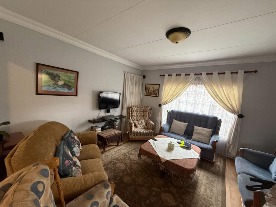 To Let 3 Bedroom Property for Rent in Weltevreden Park Gauteng