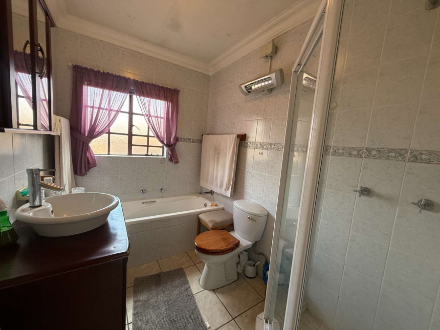To Let 3 Bedroom Property for Rent in Weltevreden Park Gauteng