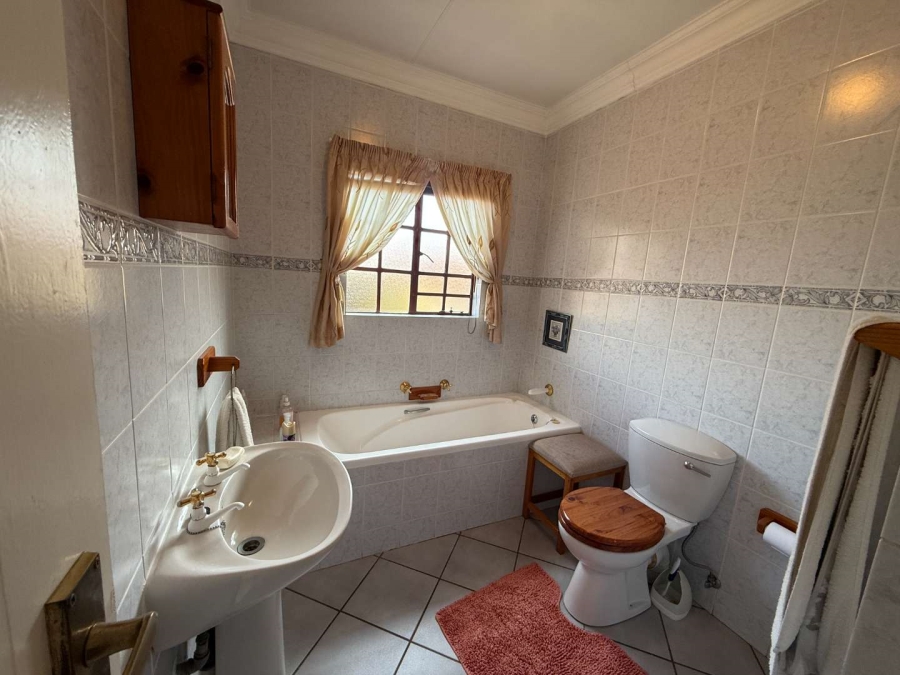 To Let 3 Bedroom Property for Rent in Weltevreden Park Gauteng
