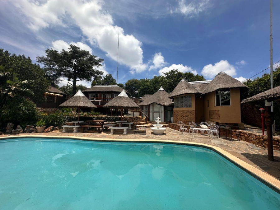 6 Bedroom Property for Sale in Quellerina Gauteng