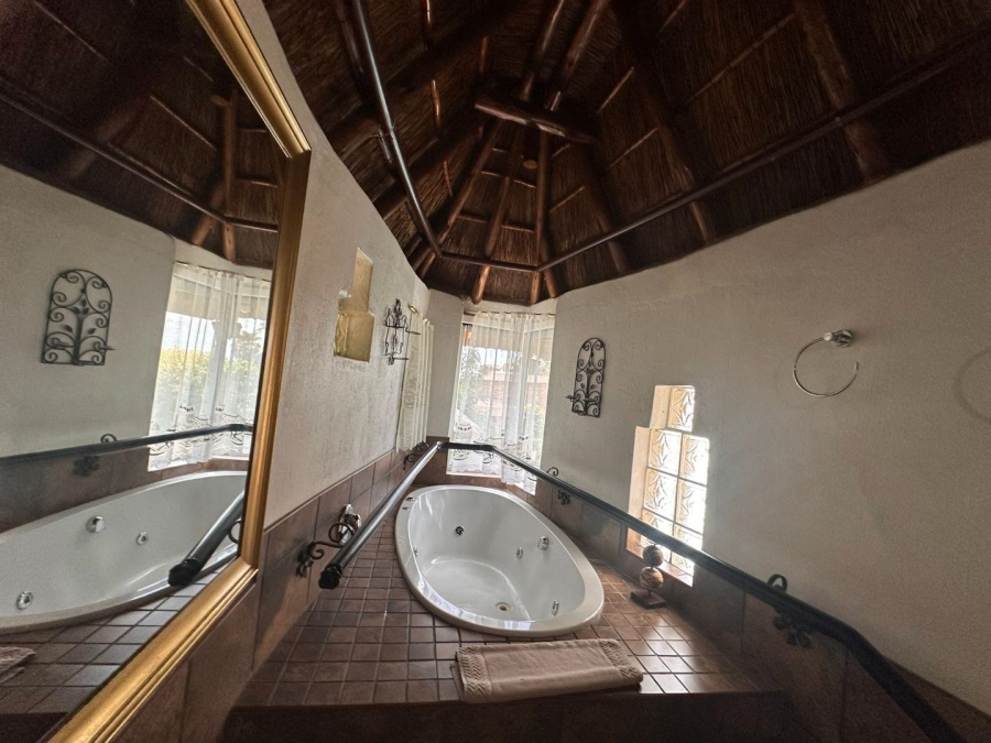 6 Bedroom Property for Sale in Quellerina Gauteng