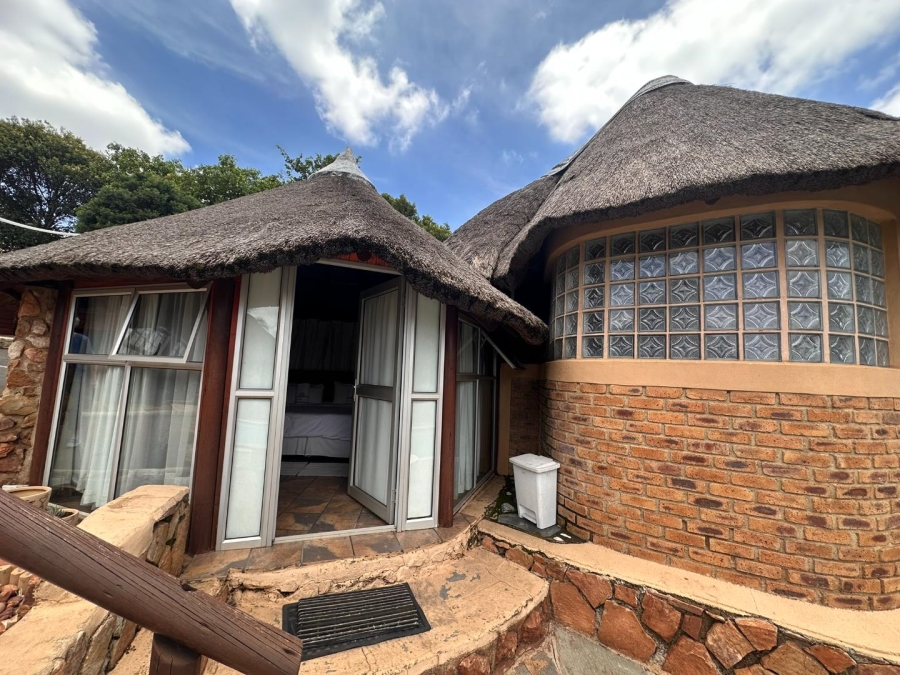 6 Bedroom Property for Sale in Quellerina Gauteng